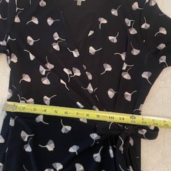 Anne Klein Faux Wrap ¾ Sleeve Black, Gray & Taupe Print Dress – MEDIUM - Picture 13 of 15